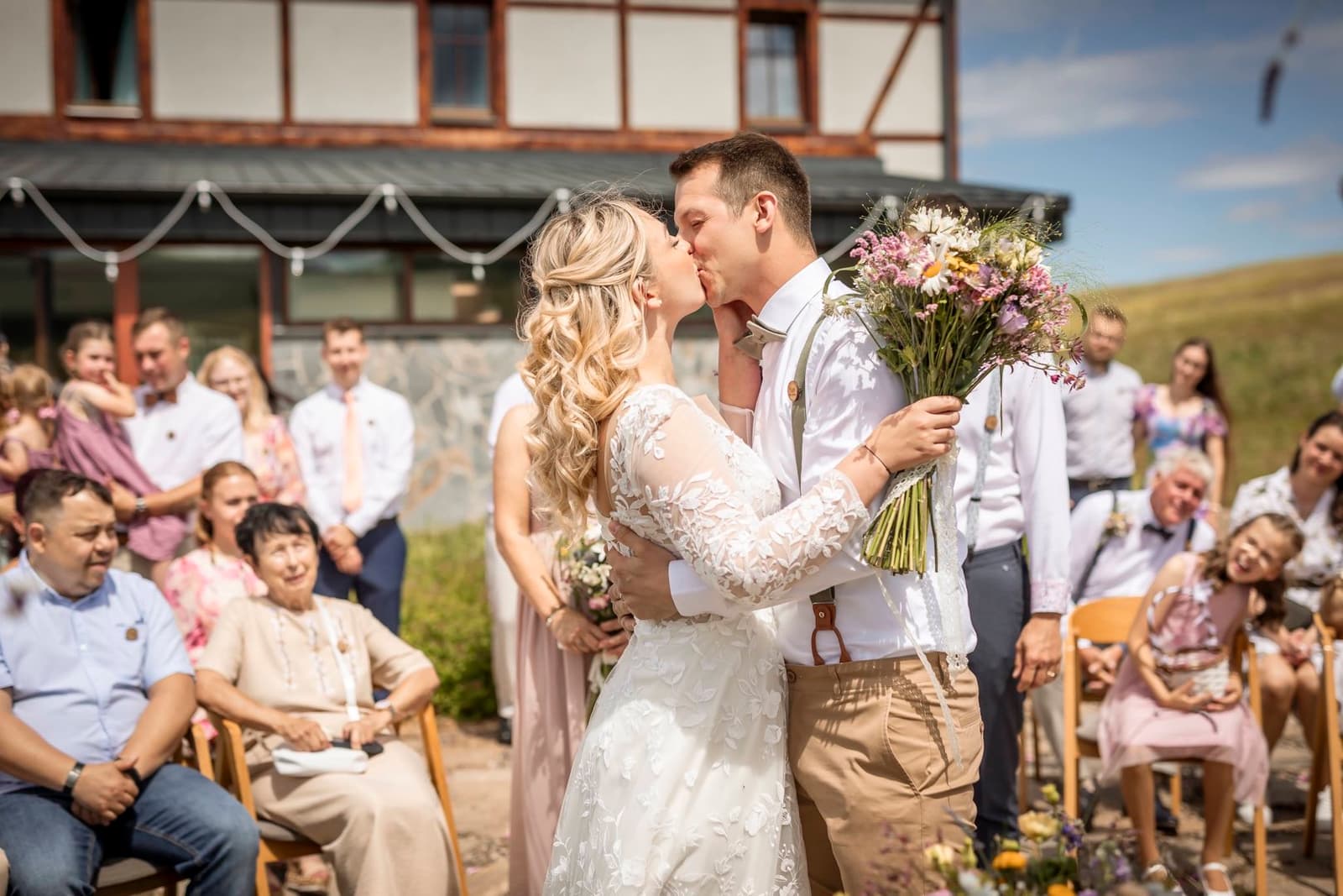 Svatební fotografie 1 z portfolia Pavla Prokeše — reportážní styl